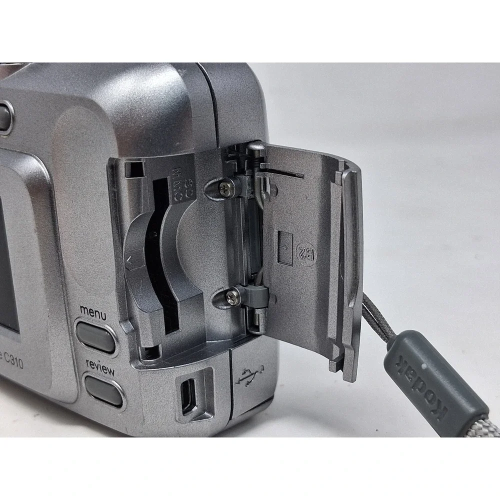 Kodak EasyShare C310 Digital Camera Silver 4.0MP Vintage Digicam Parts Repair. X